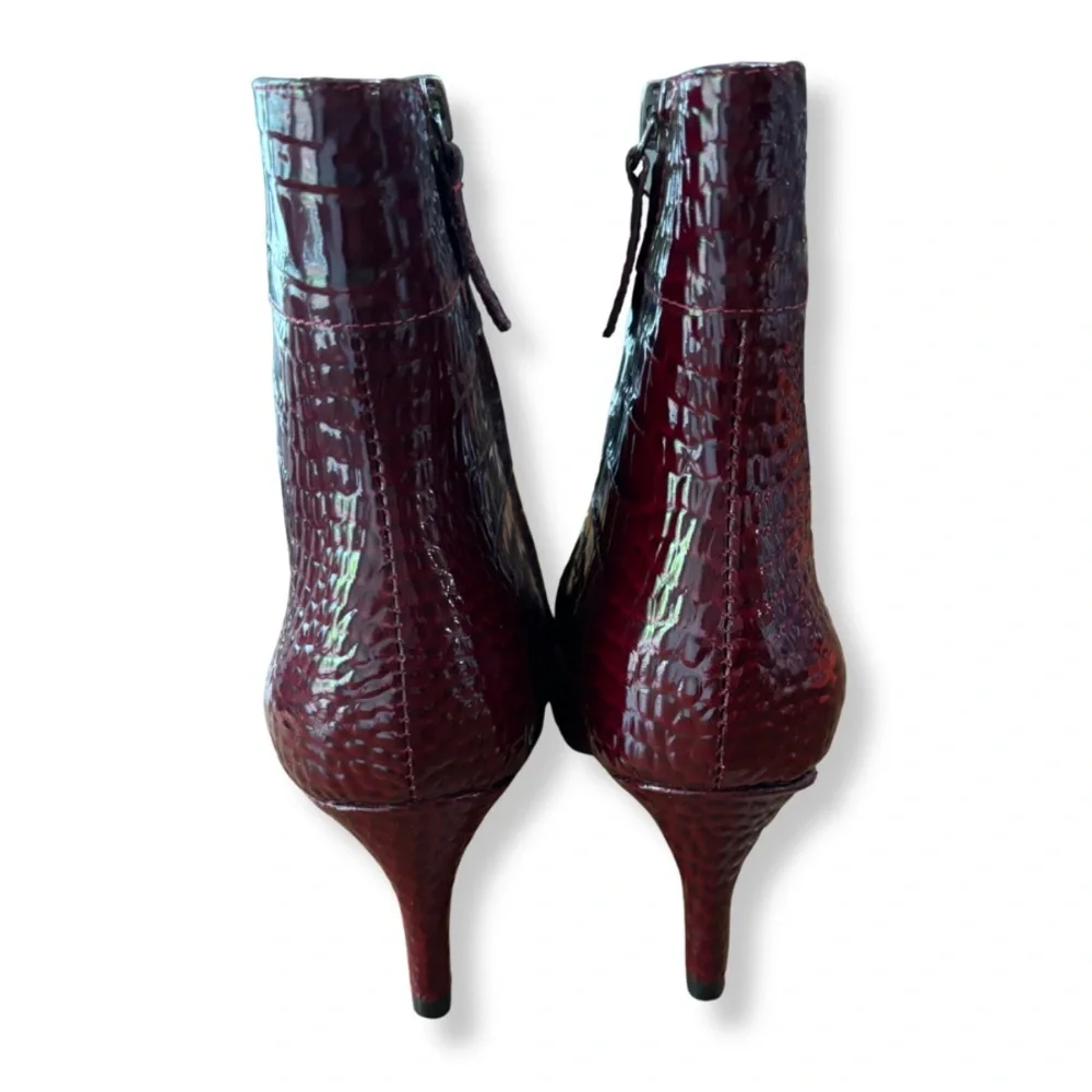 🍷 Kate Spade New York Croc Embossed Ankle Booties – Size 7.5M 🍷